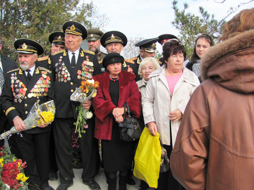Митинг, посвященный открытию монумента  погибшим курсантам морского училища – защитникам г. Бахчисарая и г. Севастополя